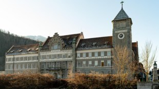 Vor dem Landesgericht Feldkirch zeigte sich die „Bierkrug-Schlägerin“ sehr einsichtig und kam ...