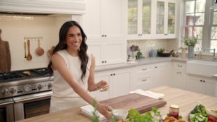 Ihre Netflix-Show „With Love, Meghan“ hat ihr jetzt ein Job-Angebot aus ihre kurzen royalen ...