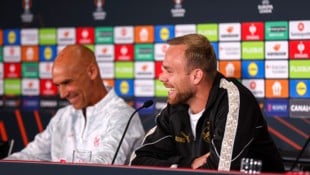 Letsch (li.) und Schlager bei der Pressekonferenz.