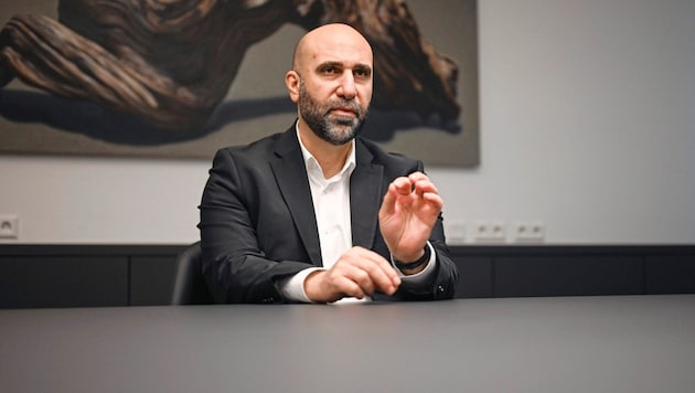 Ahmad Mansour ist ein Psychologe und Autor, arabisch-palästinensischer Herkunft.