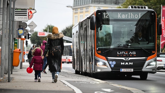 Der 12er – hier noch auf dem Weg nach Karlhof – erhält ab 2027 eine neue Route zur Digitalen ...