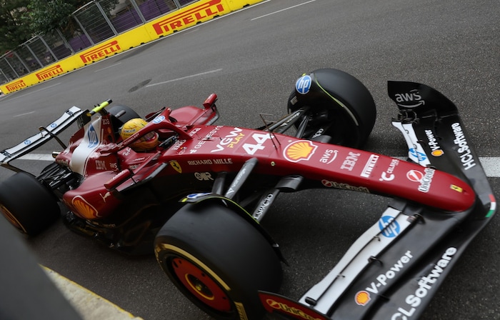 Lewis Hamilton ließ Charles Leclerc in Baku nicht mehr vorbei
