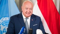 Bundeskanzler Christian Stocker (ÖVP) vertrat Österreich am Dienstagabend bei einem Empfang von ...