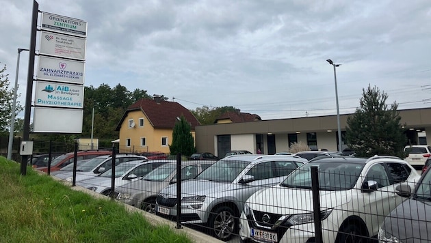 Ordinationszentrum St. Kanzian: Momentan ist ein Schild frei, aber die Suche scheint in die ...