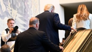 Trump auf der Pannen-Rolltreppe im UNO-Hauptquartier