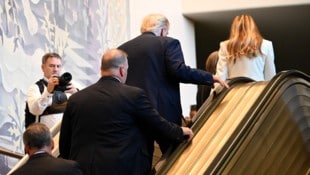 Trump auf der Pannen-Rolltreppe im UNO-Hauptquartier