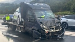 Am Autotransporter entstand erheblicher Schaden.