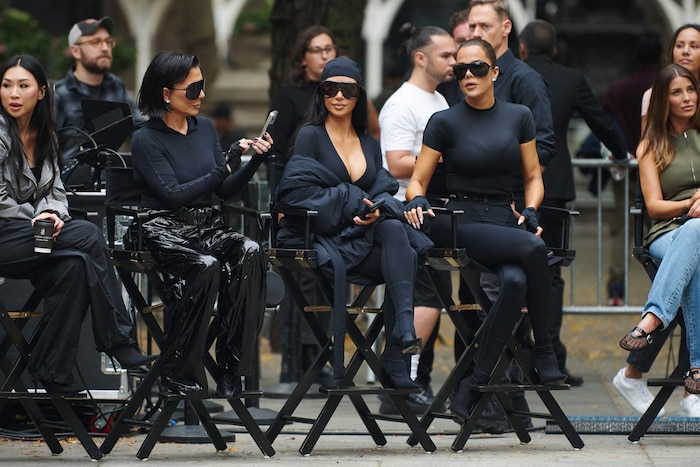 Drei Engel für NikeSkims: Kris Jenner, Kim Kardashian und Khloé Kardashian beim „Bodies at ...