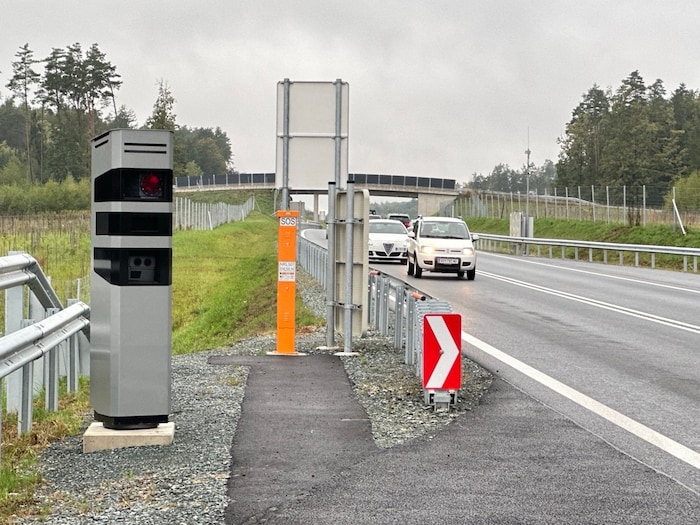 Aufgepasst, Autofahrer: Die Radarboxen auf der S7 sind scharf. Gezahlt wird direkt an die ...