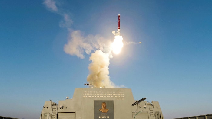 Raketentest von einem nordkoranischen Zerstörer