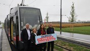 Donaustadt-Bezirkschef Ernst Nevrivy (SPÖ), Wiener Linien-Chefin Alexandra Reinagl, ...