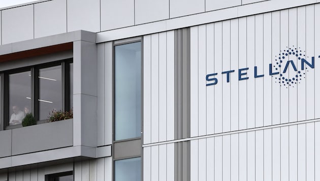 Der Autohersteller Stellantis hat am Mittwoch Produktionspausen in mehreren europäischen Werken ...