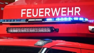 Zwei Feuerwehren standen nach dem Traktorunfall auf der Wurzenpassstraße im Einsatz.
