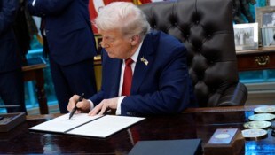 US-Präsident Donald Trump will mit der Abspaltung des US-Geschäfts von TikTok den Einfluss ...