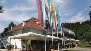 Das obere Stockwerk des Schlossstadels musste von der Behörde gesperrt werden.