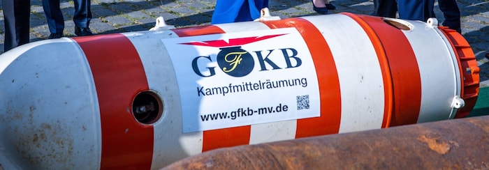 Munitionsreste aus der Ostsee im Hafen von Wismar