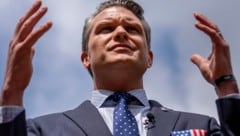 Hegseth ist ein ehemaliger Moderator des Senders Fox News.