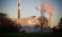 Beim Faserhersteller Lenzing dürfte ein großes Sparpaket bevorstehen.