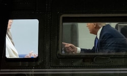 Das Filmmaterial zeigt den US-Präsidenten, wie er mit dem Finger auf die First Lady zeigt, ...