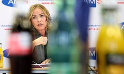Jacqueline Beyer tritt aus dem AMS aus.