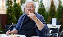 „Herr Hofstädter, wie machen Sie das mit den Würsteln, dass die nicht platzen?‘“: Etwa zweimal ...