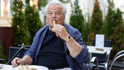 „Herr Hofstädter, wie machen Sie das mit den Würsteln, dass die nicht platzen?‘“: Etwa zweimal ...