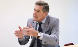 Hanke bekennt sich zum Bau des Tunnels und geht davon aus, dass dieser im Jahr 2040 fertig sein ...