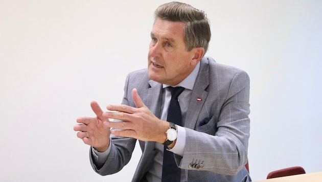 Hanke is committed to the construction of the tunnel and assumes that it will be completed in ...