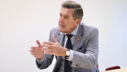 Hanke bekennt sich zum Bau des Tunnels und geht davon aus, dass dieser im Jahr 2040 fertig sein ...