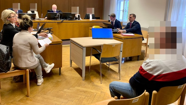 Bei einem der Stalkingprozesse in Klagenfurt drohen dem Angeklagten sogar bis zu 15 Jahre Haft.