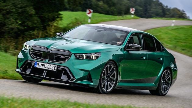 Unter den gestohlenen Sportautos war auch ein neuer BMW M5, der im Handel rund 160.000 Euro ...