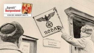 Kriegsende in Lockenhaus 1945: Russische Soldaten entfernen ein Schild der NSDAP-Ortsgruppe.