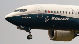 Die US-Luftfahrtbehörde FAA lockert die Auflagen für den Flugzeughersteller Boeing, die nach ...