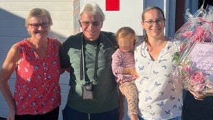 Ingrid und Anton Voglhuber bedankten sich bei Retterin Magdalena Preuner (v.l.n.r).