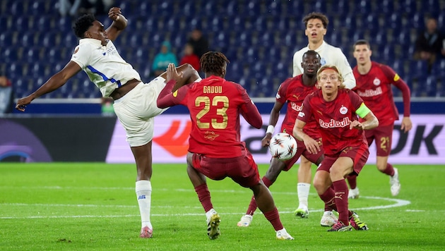 Bidstrup (re.) machte ein starkes Spiel gegen Porto.