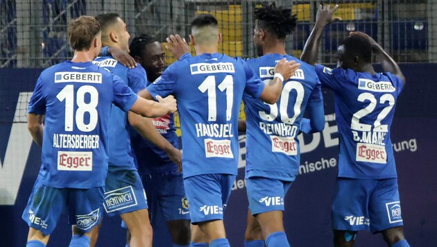 Die jubelnden St. Pöltner „Wölfe“