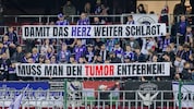 Die Austria-Fans skandierten gegen den Klagenfurt-Gesellschafter. . .
