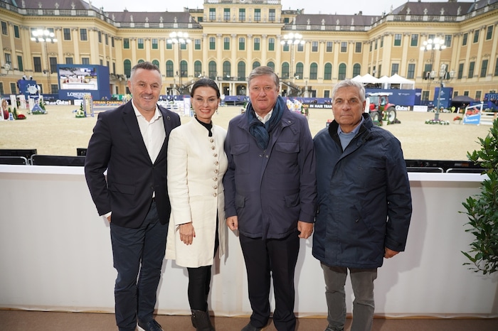 Schönbrunn-CEO Klaus Panholzer, Event-Organisatorin Sonja Klima, Longines Global Champions ...