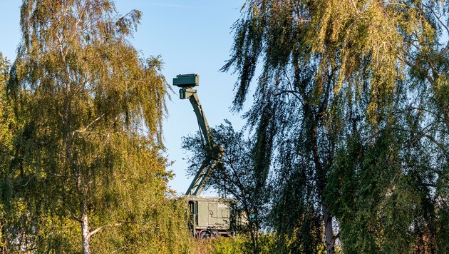 Eine mobile Radarstation in Dänemark, die zusätzlich Stellung bezogen hatte.