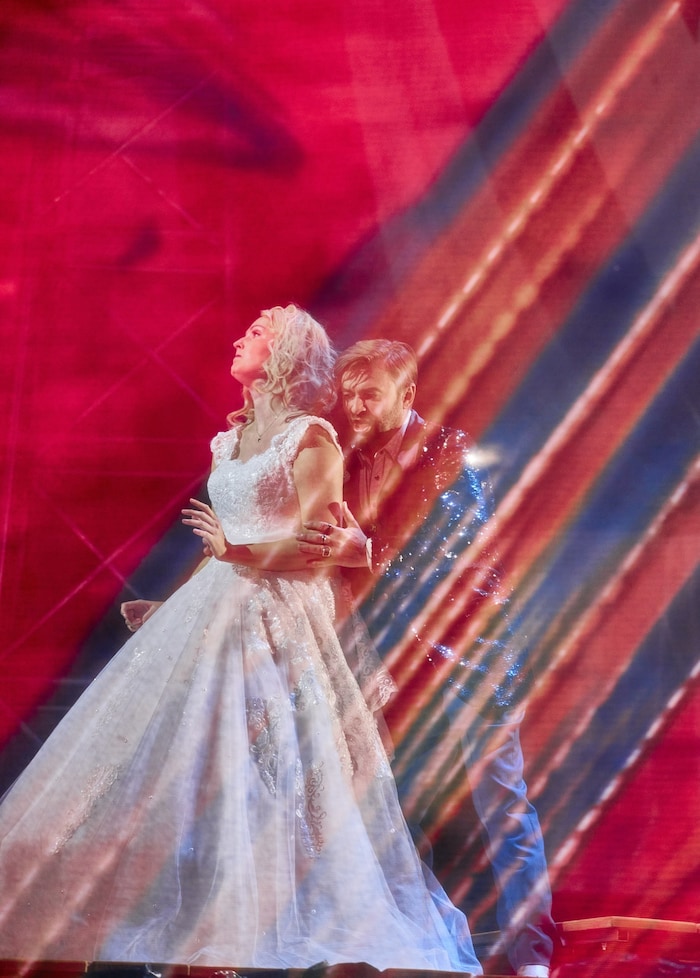 Am Ende siegt die Liebe: Pavol Breslik & Slávka Zámečníková als Mařenka & Jeník.