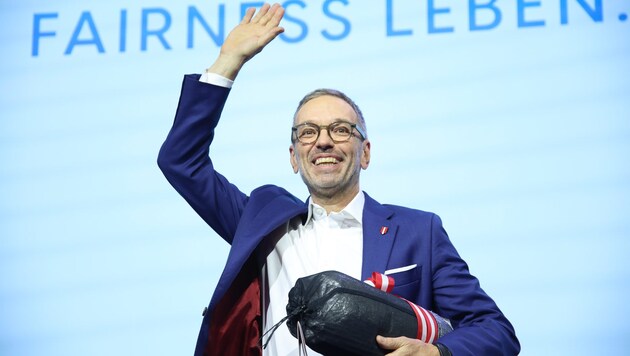 Herbert Kickl was re-elected FPÖ party leader with just under 97 percent.