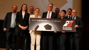 Das OÖFV-Präsidium von Stefan Sandberger (M.).