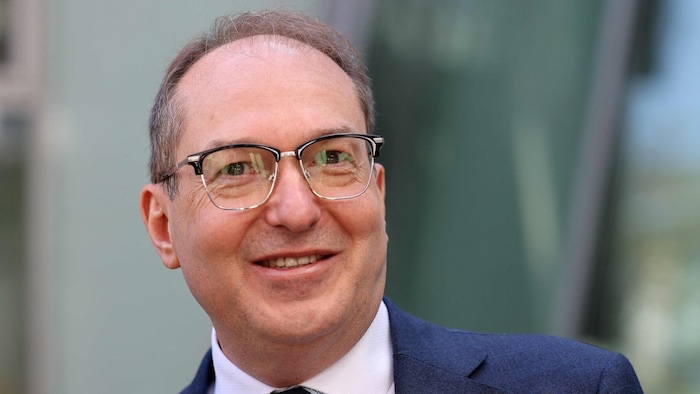 Dobrindt will stärker gegen illegale Drohnenflüge vorgehen.