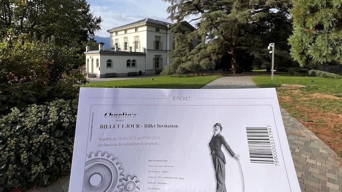 Tausende Besucher versammeln sich jeden Tag in Chaplins einstiger Residenz in Corsier-sur-Vevey ...