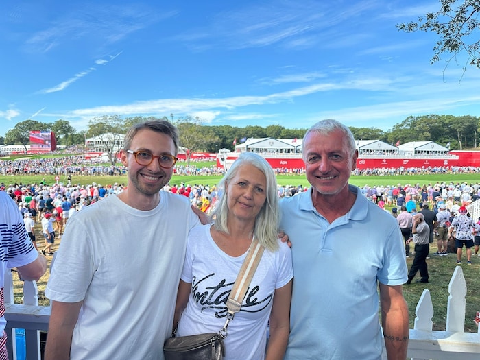 David Lackner mit seinen Eltern beim Ryder Cup in New York