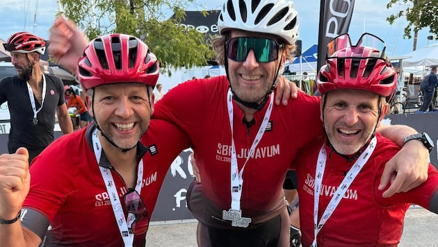 SVS-Obmann Feldinger (li.) war mit Mario Lapkalo (re.) und einem Freund in Kroatien auf einer ...