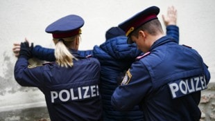 Für den gesuchten Schweden klickten in Wien die Handschellen (Symbolbild).
