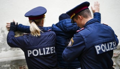 Der 42-Jährige und seine Komplizin konnten festgenommen werden (Symbolbild)