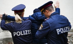 In Vorarlberg wurde eine Beamtin attackiert, die zu einer Schlägerei gerufen worden war.
