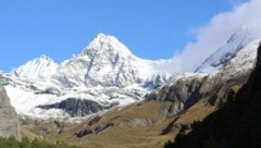 Der Großglockner zeigt sich seit einigen Tagen mit einem weißen Winterkleid. In der Schweiz ...